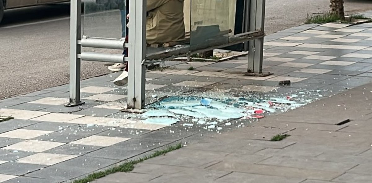 Hedeflerinde Otobüs Durakları Var