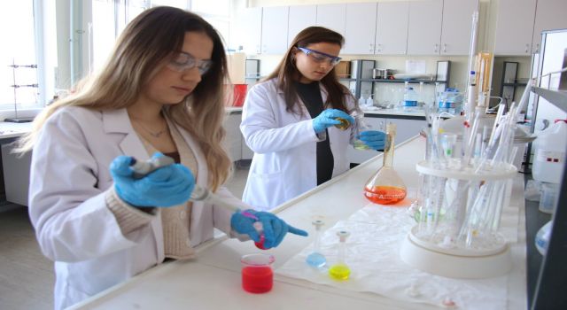 ASÜ’de Kadın Temsili Giderek Artıyor