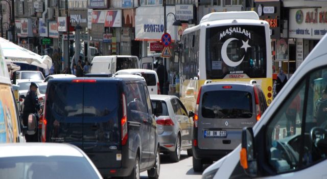 Araç Sayımız Trafiği Çıkmaza Sokacak