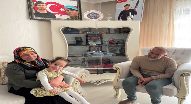 19 Yıl Arayla Kardeşini ce Oğlunu Şehit Veren Pakize Kunduracı'nın Hüzünlü Bayramı