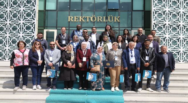 Yedi Ülkeden 15 Akademisyen ASÜ’de Derslere Katılıyor