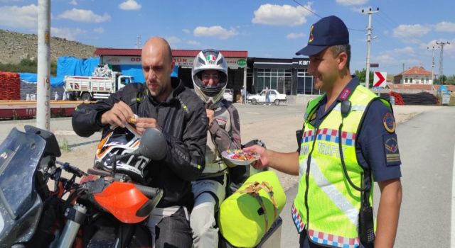 Jandarmadan Trafik Mesaisi