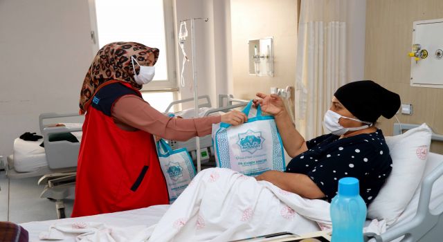 Aksaray Belediyesi’nden Hastanede Yatan Hastalara Bakım Seti