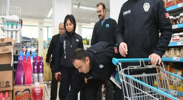 Zabıtalar Market Denetiminde