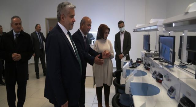 DİŞ HEKİMLİĞİ FAKÜLTESİ’NDE FİZİKİ ALTYAPI BÜYÜK ORANDA HAZIR