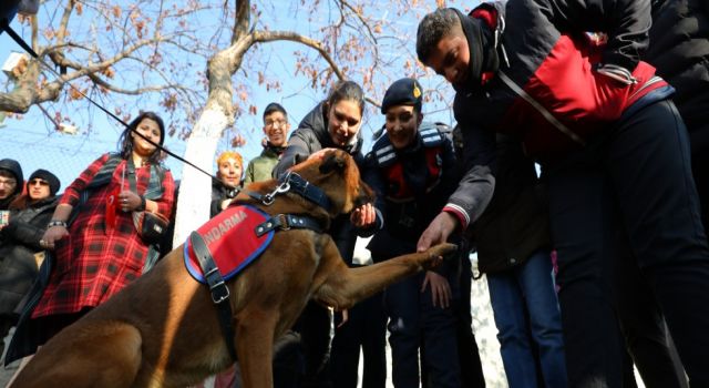 Özel Öğrencilerden Jandarmaya Ziyaret