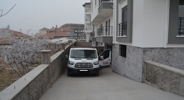 Kamyonetle Duvar Arasında Sıkışan İşçi Öldü