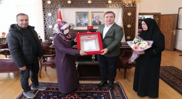 Şehit Ailesine Şehadet Belgesi Verildi