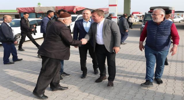 Vali Aydoğdu Hayvan Pazarında Vatandaşları Dinledi