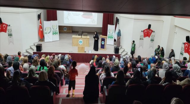 İHH’nın  “Yeniden Başlamak” İsimli Konferansı Yoğun İlgi Gördü