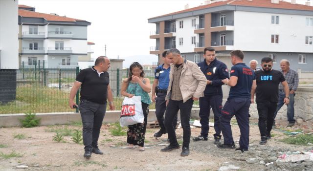 Evde Alıkonulduğu İleri Sürülen Genç Kız, İtfaiye Ekiplerince Kurtarıldı