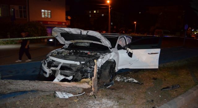 İki Otomobil Çarpıştı, 6 Kişi Yaralandı