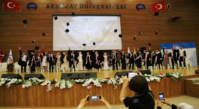 TIP İlk Mezunlarını Verdi