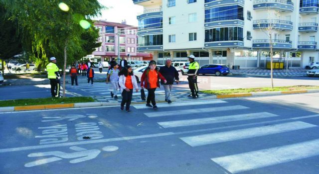 Trafik Çocuklarımız İçin “OKUL YOLUNDA”