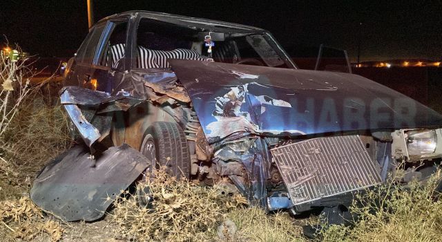 OTOMOBİL İLE MOTOSİKLET KAFA KAFAYA ÇARPIŞTI: 1 ÖLÜ