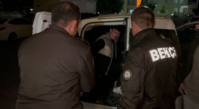 Hırsızlıktan Aranan Zanlı bekçilerin Dikkati İle Yakalandı
