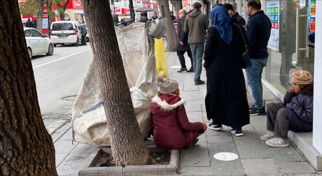 Günlerini Çalıştırılarak Kutladılar