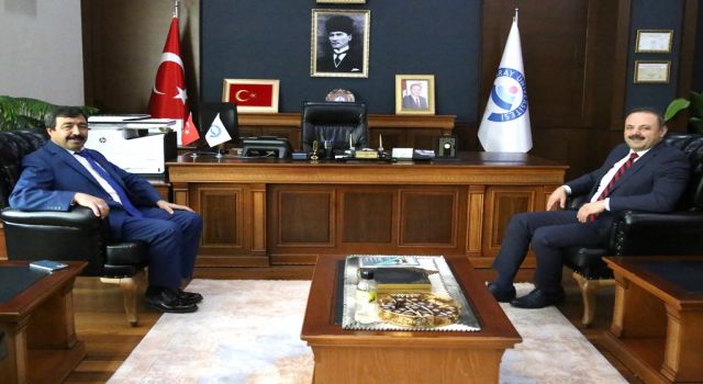İKÇÜ Rektörü Köse’den Rektör Arıbaş’a Ziyaret