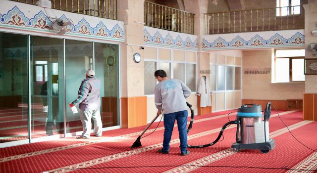 Tüm Camiler Belediye Eliyle Temizleniyor