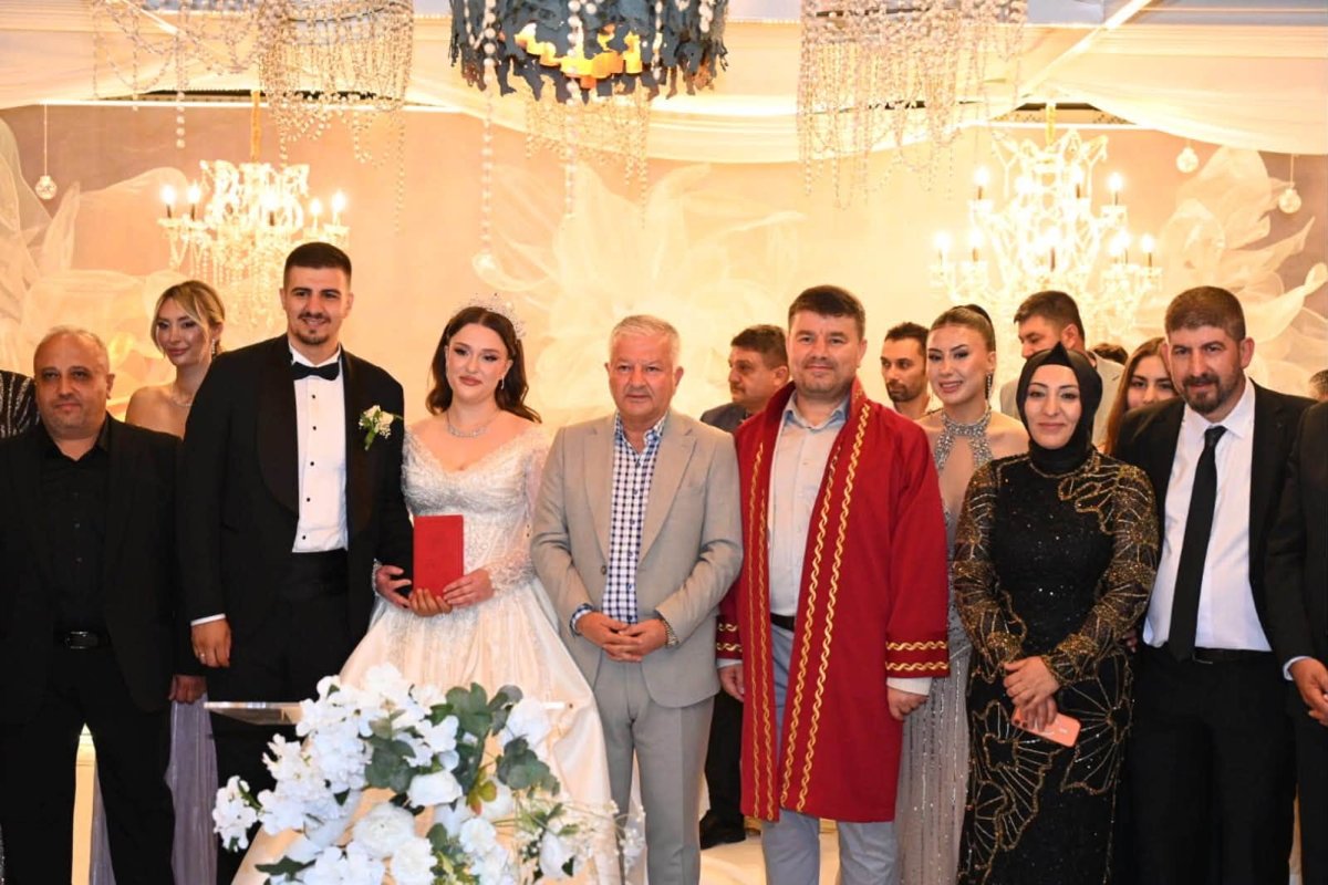 Yarız ve Tekden Ailelerinin Mutlu Günü
