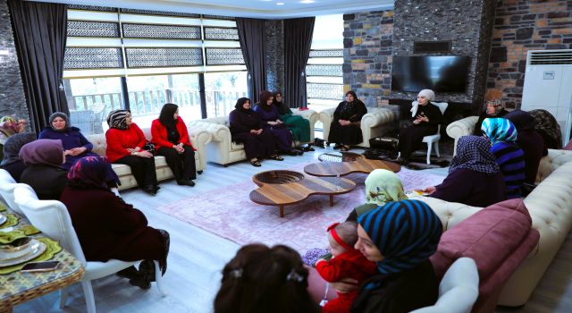 Canan Kumbuzoğlu, Şehit Ailelerini Vali Konutunda Ağırladı