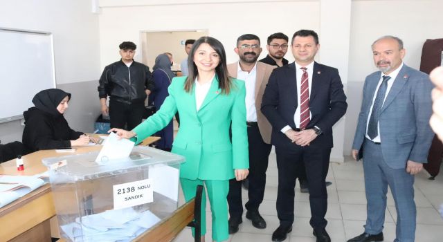 "Aksaray'ımıza Gelecek Hizmetlerin Önünü Açan Bir Seçim Sonucu Temenni Ediyorum"