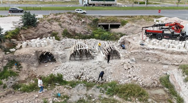 Belediye Karasu Köprüsünü Kurtarmak İçin Çalışmalara Başladı