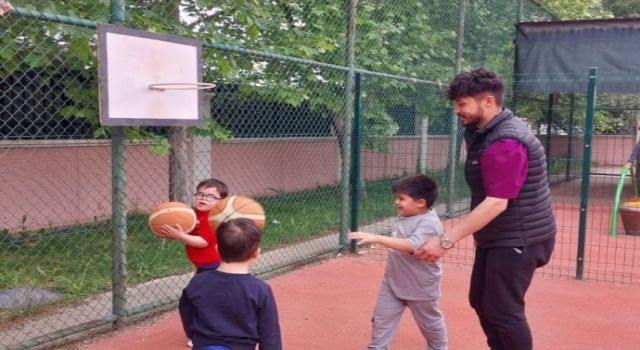 ASÜ’lü Öğrenciler Anaokulu Öğrencileriyle Buluştu