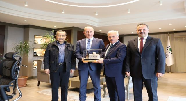 TOKİ Başkanına Kampüsteki Alt ve Üst Yapı Çalışmaları Anlatıldı